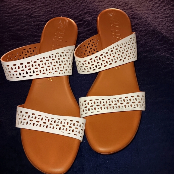 Italian Shoemakers Shoes - ITALIAN  SHOE MAKER  SIZE 10 WEDGE HEEL PRE-OWNED GOOD